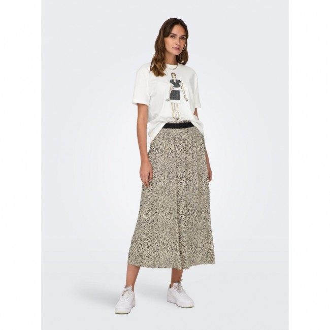 Only ONLMOLLY S/S LADIES TOP BOX JRS 15318107 cloud dancer black lady